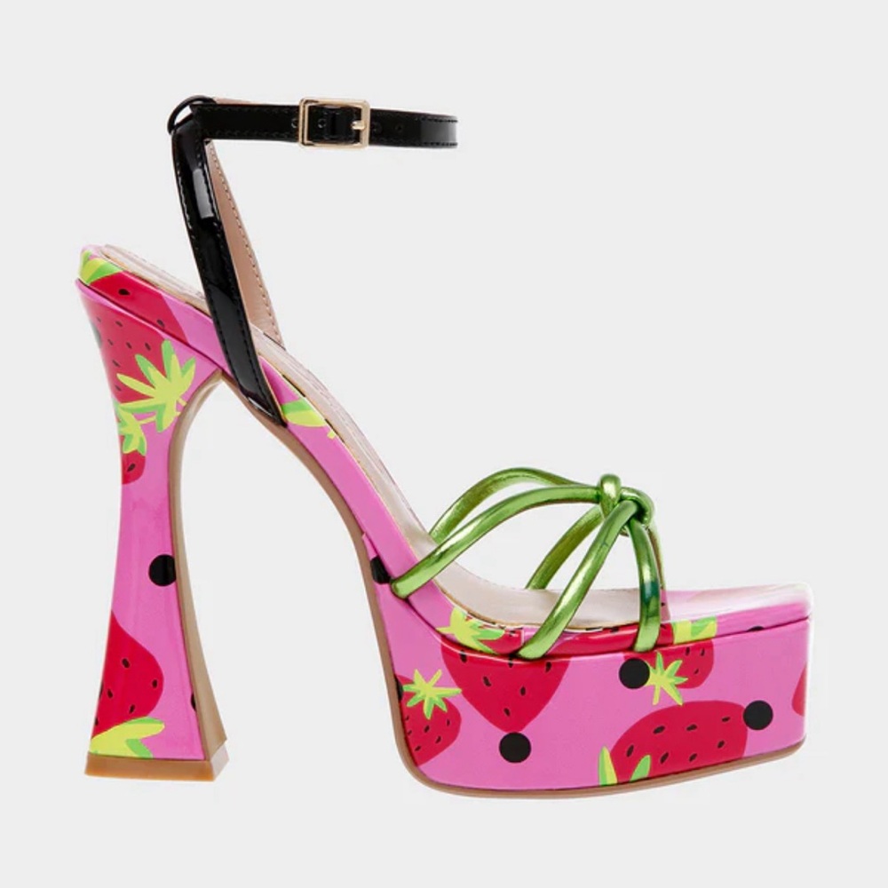 Betsey Johnson Strawberry Platform Herls NWOT